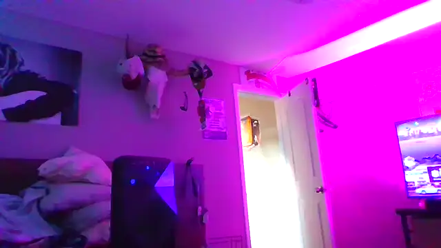 Snapshot of rickyslick123 chatting on January 17, 10:23 pm rickyslick123 online show from January 17, 10:23 pm