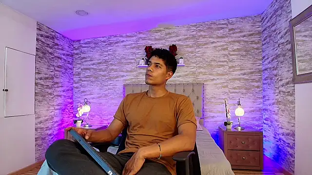 wagz online show from March 31, 8:31 pm