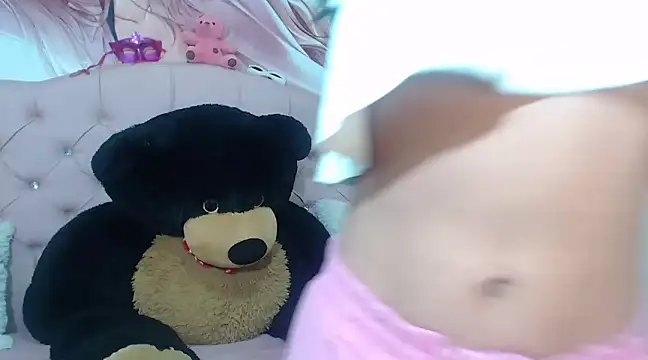 Snapshot of Bonnie-Kim chatting on December 31, 1:19 pm Bonnie-Kim online show from December 31, 1:19 pm