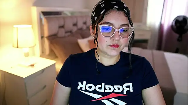 Camilaa bueno online show from February 15, 9:33 pm