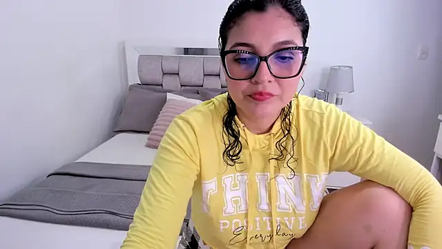Camilaa bueno online show from May 23, 11:53 pm