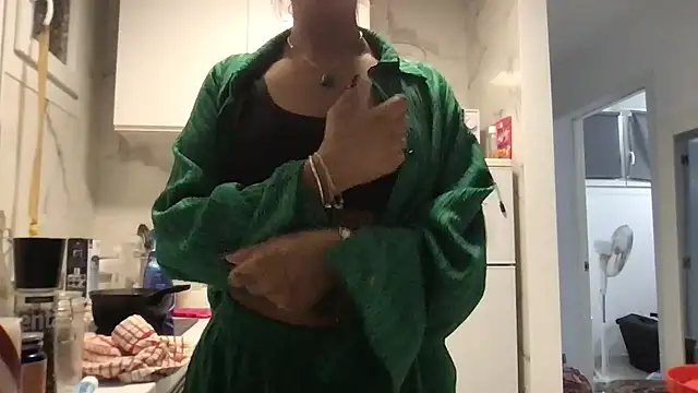 Snapshot of ScarlettMadii chatting on December 3, 7:44 pm ScarlettMadii online show from December 3, 7:44 pm