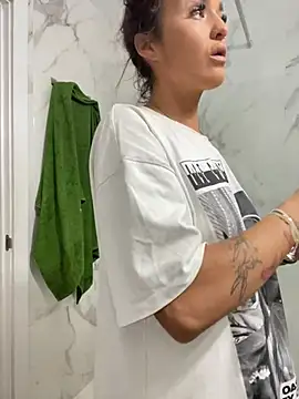 Snapshot of ScarlettMadii chatting on December 8, 6:54 am ScarlettMadii online show from December 8, 6:54 am