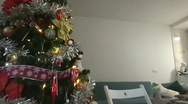 Snapshot of ScarlettMadii chatting on December 13, 7:25 am ScarlettMadii online show from December 13, 7:25 am