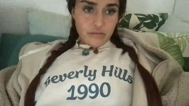 Snapshot of ScarlettMadii chatting on January 5, 2:19 pm ScarlettMadii online show from January 5, 2:19 pm