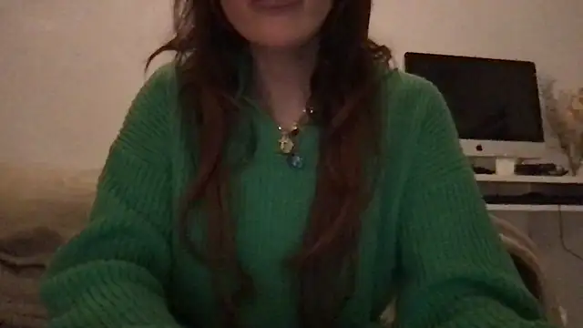 Snapshot of ScarlettMadii chatting on February 8, 12:06 am ScarlettMadii online show from February 8, 12:06 am