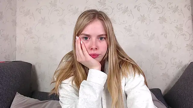 Snapshot of sofiaa_here chatting on April 26, 11:57 pm sofiaa here online show from April 26, 11:57 pm