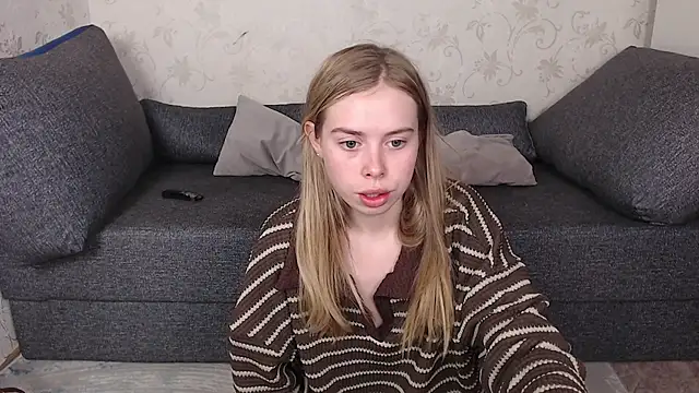 Snapshot of sofiaa_here chatting on May 8, 12:05 am sofiaa here online show from May 8, 12:05 am