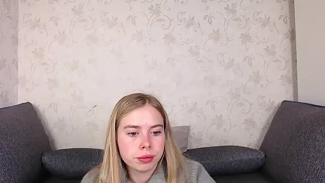 Snapshot of sofiaa_here chatting on May 12, 12:08 am sofiaa here online show from May 12, 12:08 am