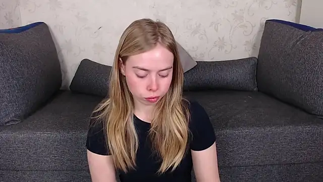 Snapshot of sofiaa_here chatting on May 14, 12:17 am sofiaa here online show from May 14, 12:17 am