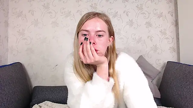 Snapshot of sofiaa_here chatting on May 17, 11:56 pm sofiaa here online show from May 17, 11:56 pm