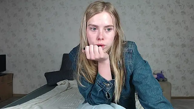 Snapshot of sofiaa_here chatting on May 21, 11:56 pm sofiaa here online show from May 21, 11:56 pm