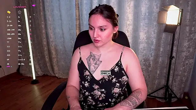 Snapshot of Hoot_owl_cb chatting on February 16, 6:09 am Hoot owl cb online show from February 16, 6:09 am