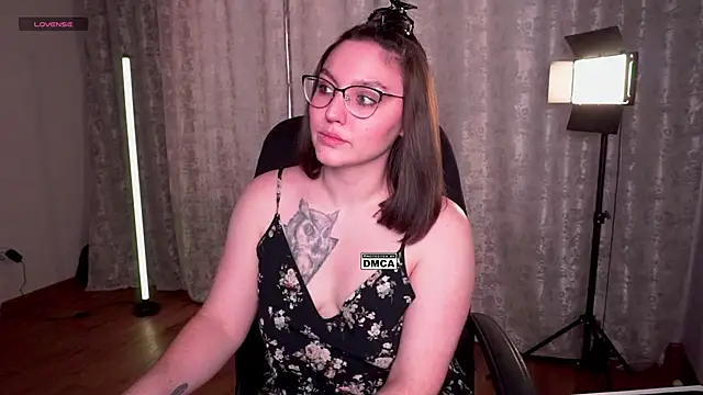 Snapshot of Hoot_owl_cb chatting on February 28, 10:11 pm Hoot owl cb online show from February 28, 10:11 pm