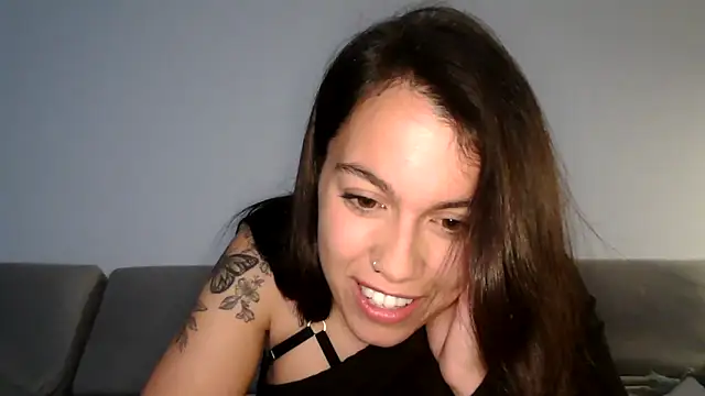 AmaraBella69 online show from December 11, 10:27 pm
