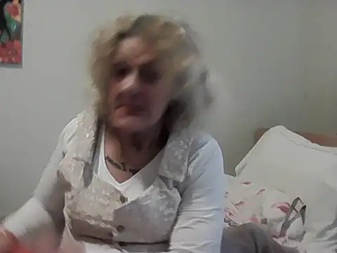 Snapshot of housewife_shantie chatting on March 28, 10:26 am housewife shantie online show from March 28, 10:26 am