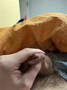 Snapshot of stev3w chatting on February 8, 3:53 pm stev3w online show from February 8, 3:53 pm