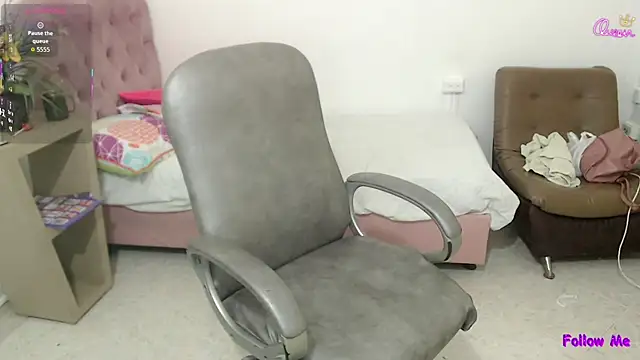 Snapshot of elly_willis chatting on July 6, 5:48 pm elly willis online show from July 6, 5:48 pm