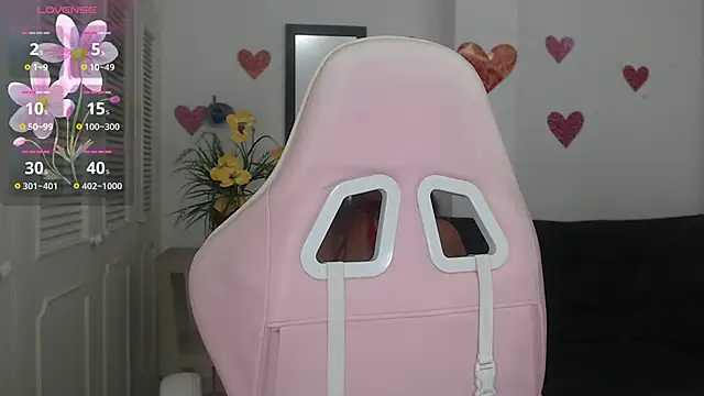 lulu 25  online show from December 14, 4:12 am