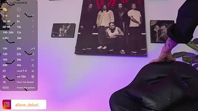 Alisson Wynter online show from December 18, 3:23 am