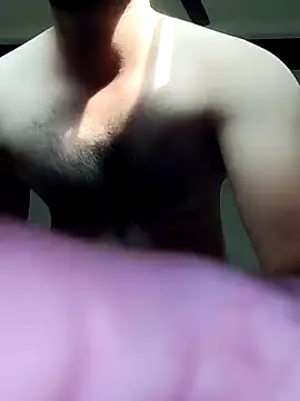 Snapshot of smartboy010101 chatting on December 9, 4:23 am smartboy010101 online show from December 9, 4:23 am