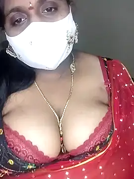 Snapshot of Sexy_Radhikaa chatting on February 6, 3:52 pm Sexy Radhikaa online show from February 6, 3:52 pm