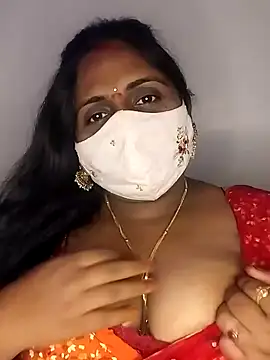 Snapshot of Sexy_Radhikaa chatting on February 10, 2:26 pm Sexy Radhikaa online show from February 10, 2:26 pm