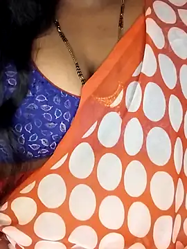 Snapshot of Sexy_Radhikaa chatting on September 27, 4:56 pm Sexy Radhikaa online show from September 27, 4:56 pm