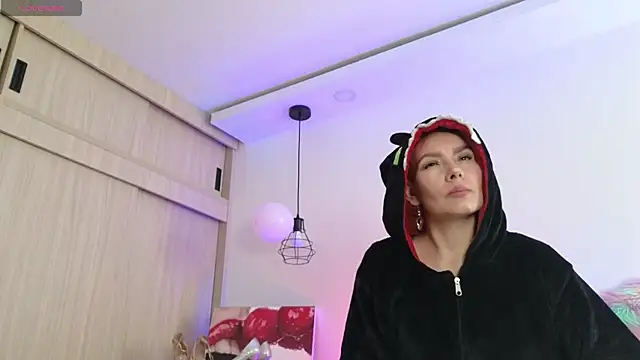 Carol love0411 online show from February 20, 1:44 pm