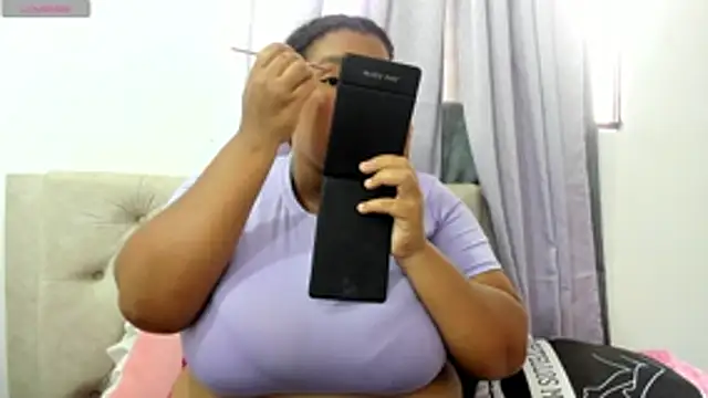 macarenaawills online show from April 22, 4:19 pm