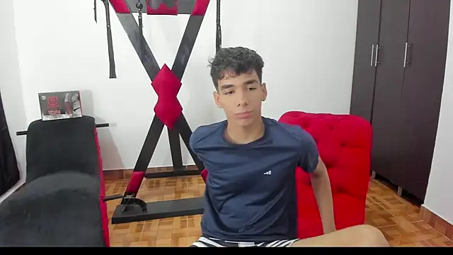 Snapshot of Harry_LatinBoy chatting on January 10, 11:18 pm Harry LatinBoy online show from January 10, 11:18 pm