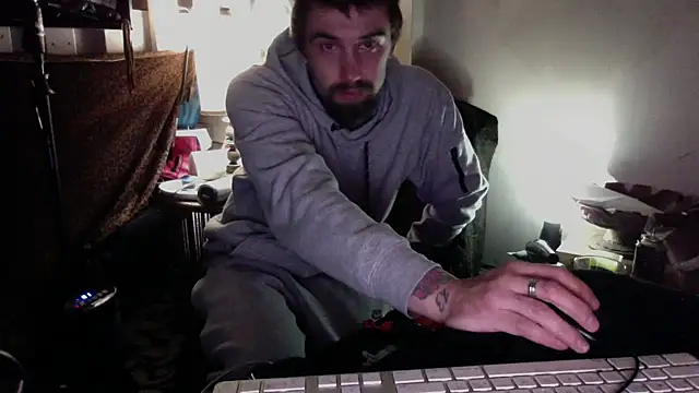 Snapshot of Fuckboy4public chatting on December 15, 11:23 am Fuckboy4public online show from December 15, 11:23 am