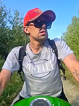 Snapshot of Fuckboy4public chatting on September 12, 4:29 pm Fuckboy4public online show from September 12, 4:29 pm