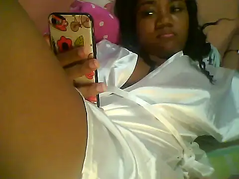 Snapshot of Fariana01 chatting on January 17, 1:57 am Fariana01 online show from January 17, 1:57 am