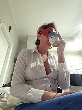 Vagabondainnamorata online show from March 28, 4:45 am