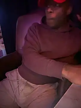 Snapshot of Bignc chatting on November 11, 5:35 pm Bignc online show from November 11, 5:35 pm