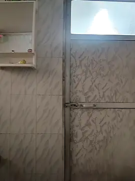 Snapshot of surabhi09 chatting on February 9, 2:15 am surabhi09 online show from February 9, 2:15 am