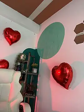 LollaByer online show from February 5, 9:08 pm