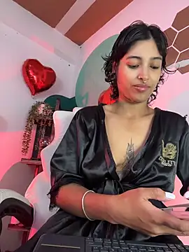 LollaByer online show from February 13, 9:33 pm