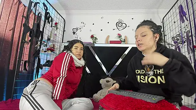 Snapshot of thedream_girls chatting on November 27, 12:18 pm thedream girls online show from November 27, 12:18 pm