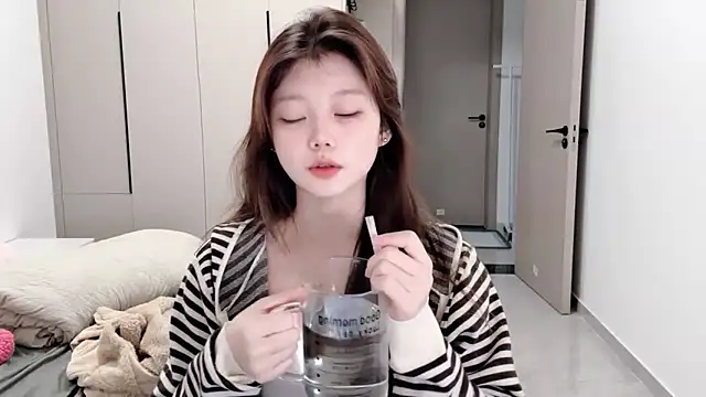 yangyang-1115 online show from October 9, 4:54 am