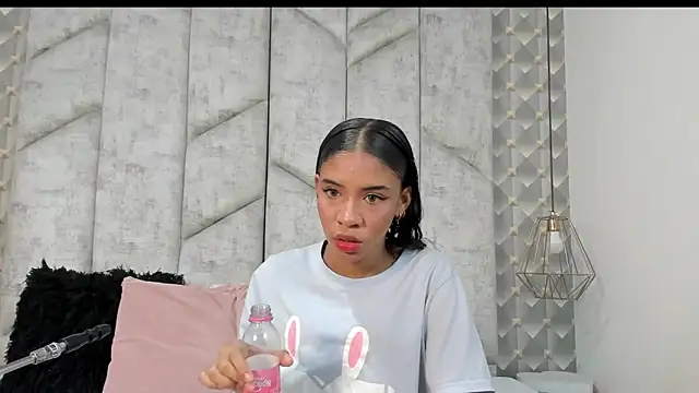 AshleyHill2 online show from December 15, 3:00 am