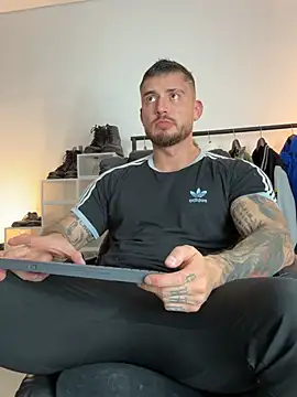 DimitriSullivan  online show from June 25, 2:11 am
