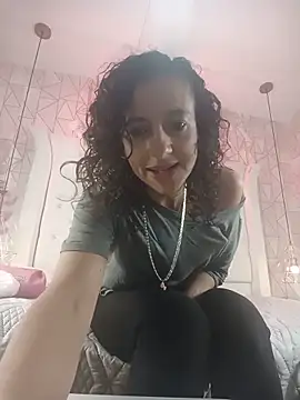 Snapshot of AriannaRussell_ chatting on May 17, 12:45 pm AriannaRussell online show from May 17, 12:45 pm