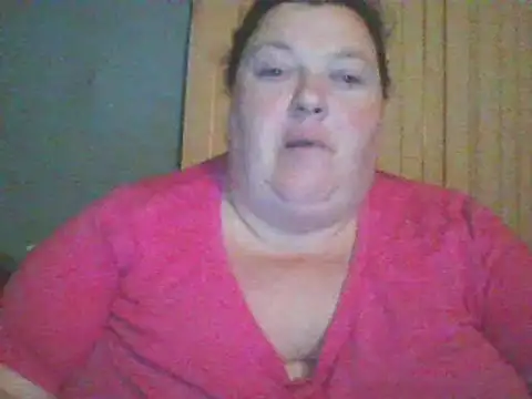 Snapshot of Honeybee2025 chatting on December 23, 11:28 pm Honeybee2025 online show from December 23, 11:28 pm