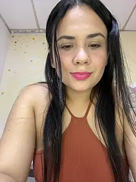 Snapshot of Leyna_Kenet chatting on May 15, 2:18 am Leyna Kenet online show from May 15, 2:18 am