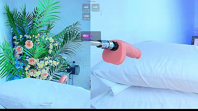 Snapshot of Kinky__Karo chatting on October 12, 1:37 am Kinky  Karo online show from October 12, 1:37 am