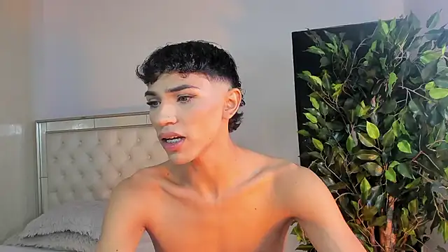 im sebaslopez online show from February 1, 7:56 pm