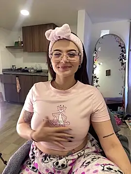 Valery hilthon online show from April 19, 7:49 pm