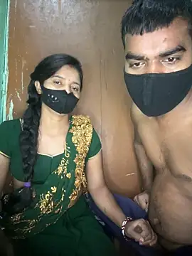 Snapshot of Suhani512 chatting on May 5, 11:35 pm Suhani512 online show from May 5, 11:35 pm